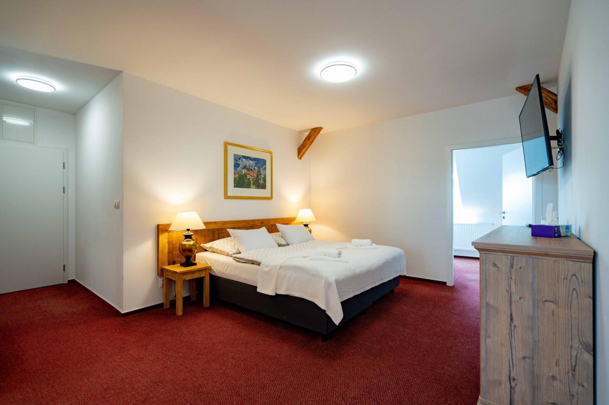 Hotel Volf Prestice Exterior photo